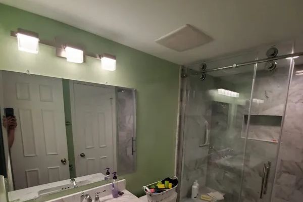 bathroom1149676D61-4530-5E2B-DA04-EC11C9FA1F75.jpg